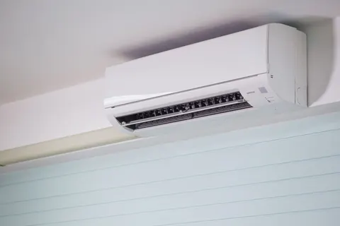 Split de aire acondicionado instalado en una vivienda de Córdoba