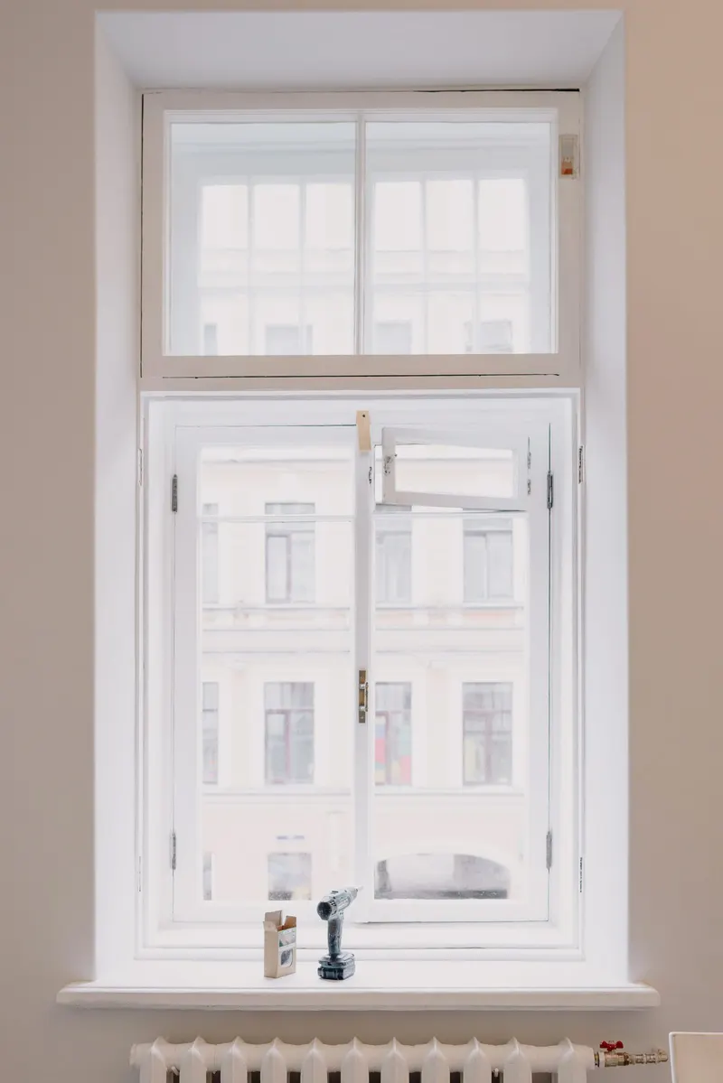 Ventana nueva de doble acristalamiento para mejorar la eficiencia de una vivienda