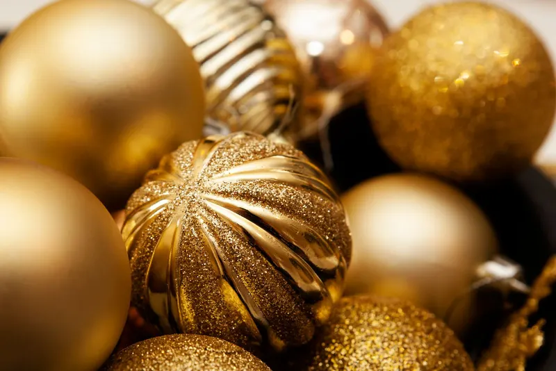 Como decorar un arbol por navidad