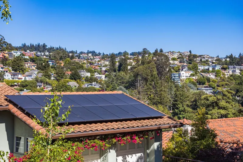 Casa con placas solares en Córdoba ahorrando en la factura de la luz