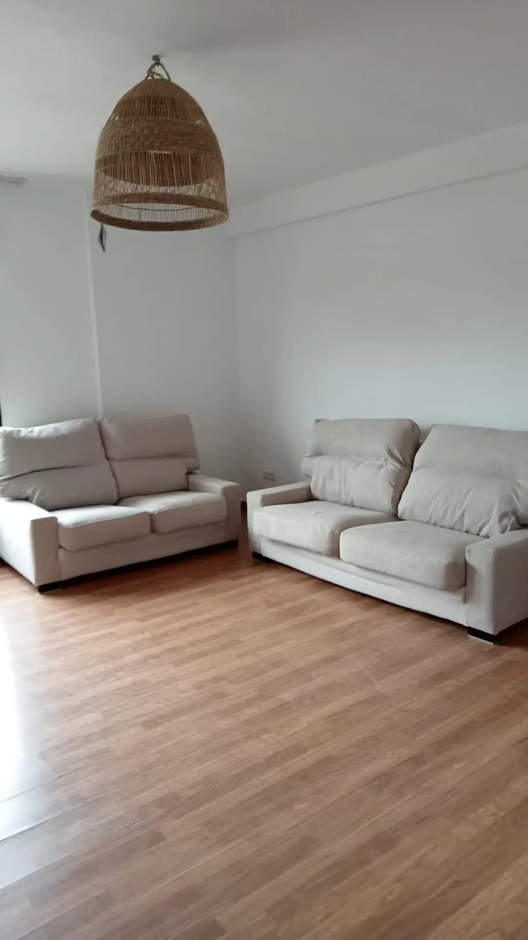 Salón del piso en alquiler en Camino de los Sastres